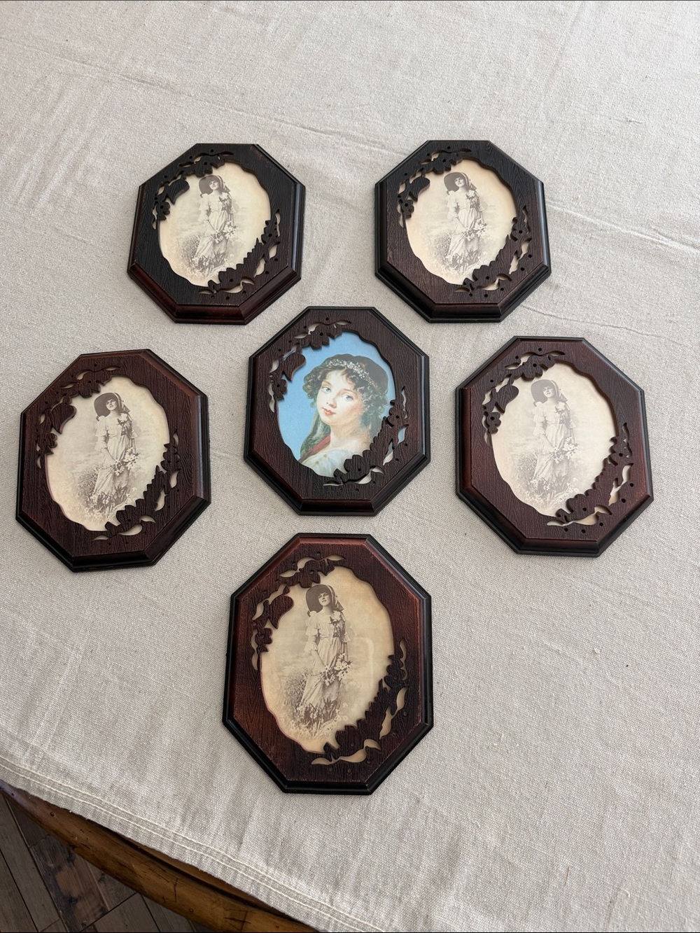 VTG Faux Wood Octagon Ornate Floral Cutout Picture Frame